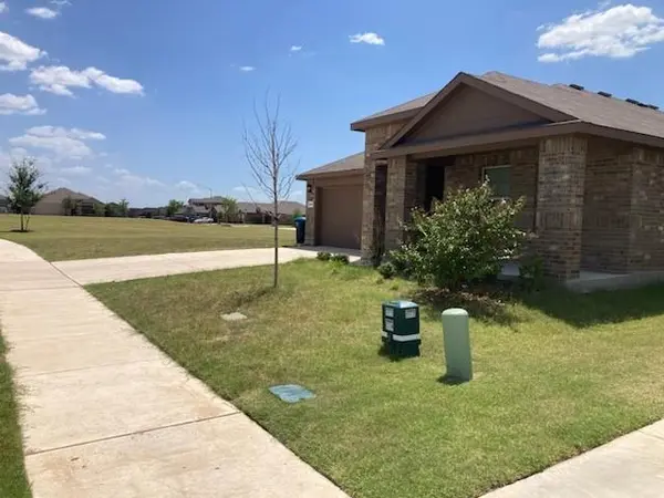 9413 Firedog Drive, Fort Worth, TX 76131