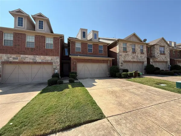 392 Dublin Street, Lewisville, TX 75067