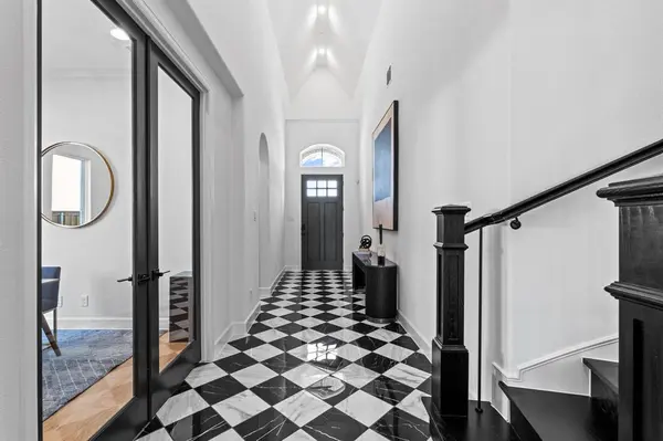 8736 Edgewater Drive, The Colony, TX 75056