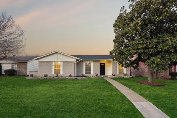 923 Roaming Road Drive, Allen, TX 75002