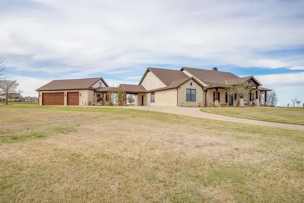 12102 E Rocky Creek Road, Crowley, TX 76036