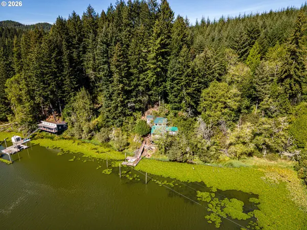 909 N TENMILE, Lakeside, OR 97449