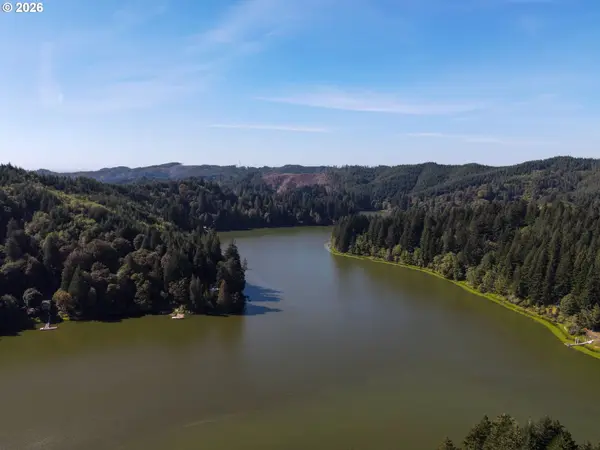 909 N TENMILE, Lakeside, OR 97449