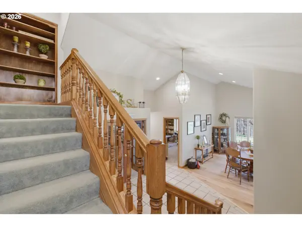 39692 LACOMB DR, Lebanon, OR 97355