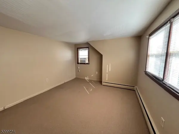 30 Garden Ave, Woodland Park, NJ 07424