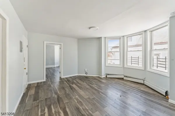 194-196 Smith St, Newark City, NJ 07106