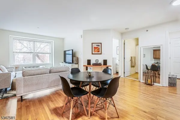 4 Centennial Ave #E, Cranford Twp., NJ 07016