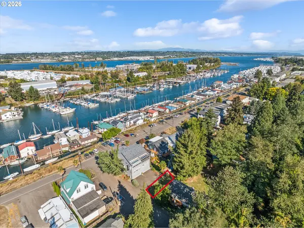 2 12 NE BRIDGETON RD, Portland, OR 97211