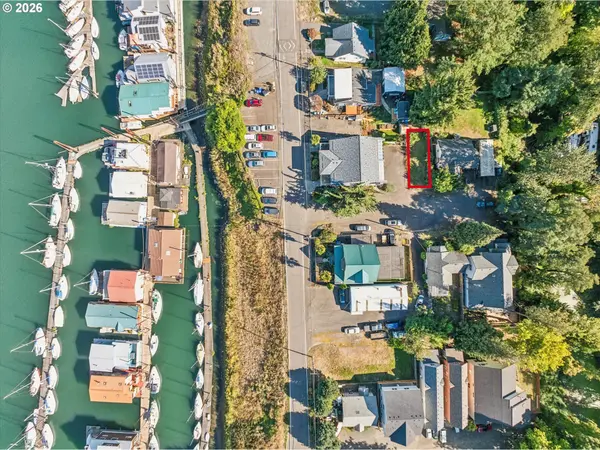 2 12 NE BRIDGETON RD, Portland, OR 97211