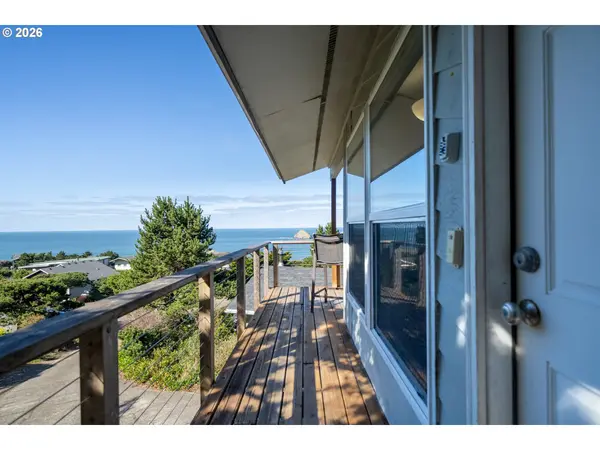 1075 Mordred CT, Oceanside, OR 97134