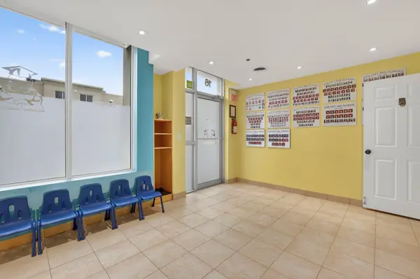 16945 Leslie ST, Newmarket, ON L3Y 9A2