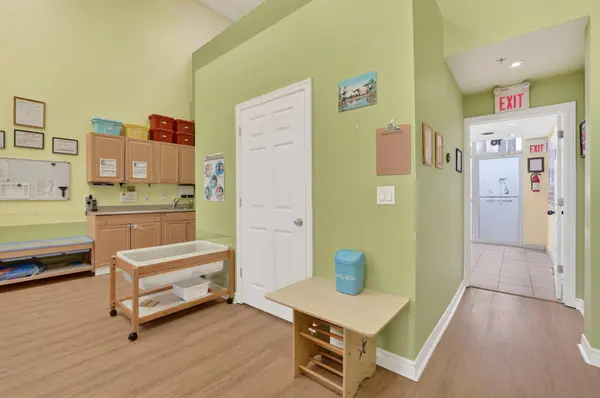 16945 Leslie ST, Newmarket, ON L3Y 9A2