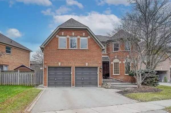 8 Mooreland CT, Markham, ON L3P 7P8
