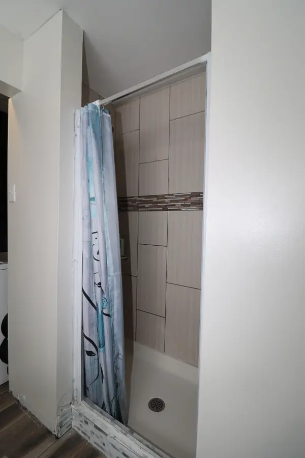 17 Premier AVE E, Kirkland Lake, ON P2N 1W9