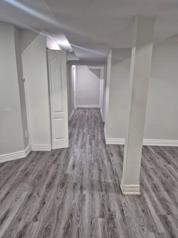 28 Pennsylvania AVE #Basement, Brampton, ON L6Y 4N7