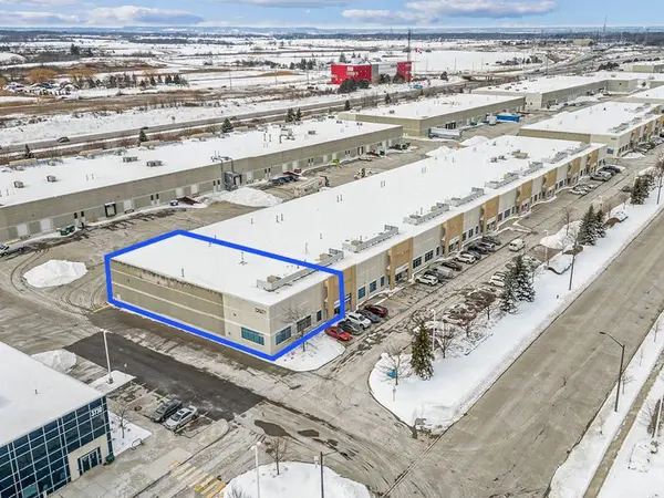 3750A Laird RD #16, Mississauga, ON L5L 0A2