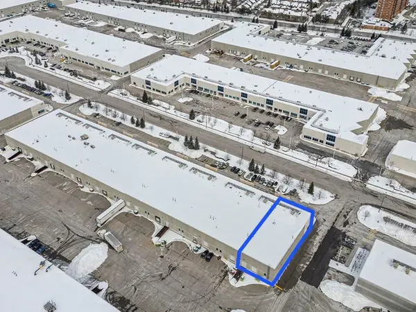 3750A Laird RD #16, Mississauga, ON L5L 0A2