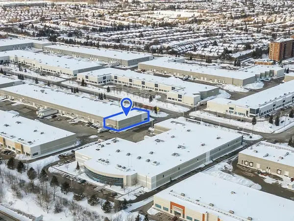 3750A Laird RD #16, Mississauga, ON L5L 0A2