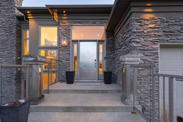 164A Lakeshore RD, St. Catharines, ON L2N 2V1