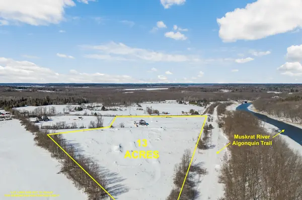 1097 Sutherland RD, Whitewater Region, ON K8A 6W3