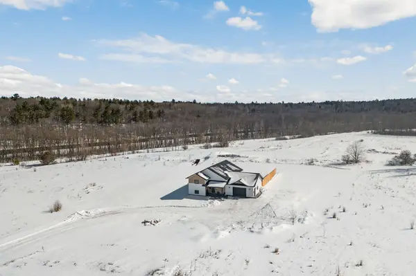 1097 Sutherland RD, Whitewater Region, ON K8A 6W3