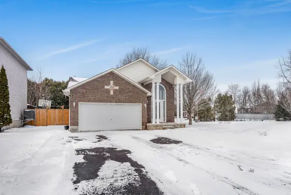 403 CENTENAIRE ST, Russell, ON K0A 1W0