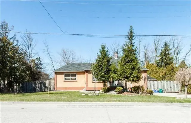 8 Hillside AVE, Vaughan, ON L4K 1X1