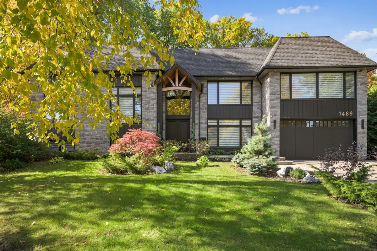 1489 Rogerswood CT, Mississauga, ON L5J 1R7