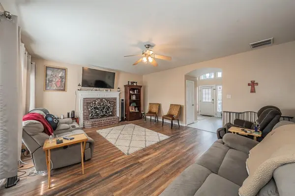 1528 Mill Creek Drive, Desoto, TX 75115