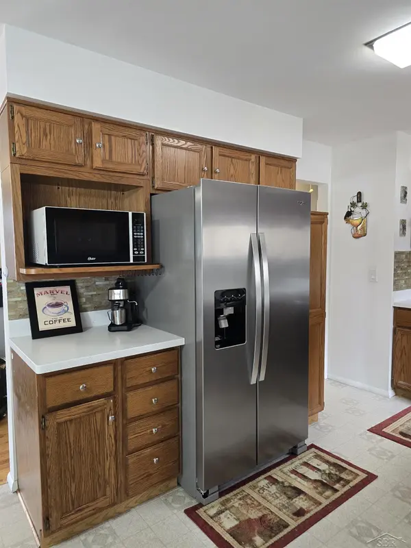 2950 Porlas PL, Saginaw Twp, MI 48603