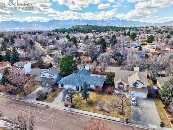 2030 Heatherdale DR, Colorado Springs, CO 80915