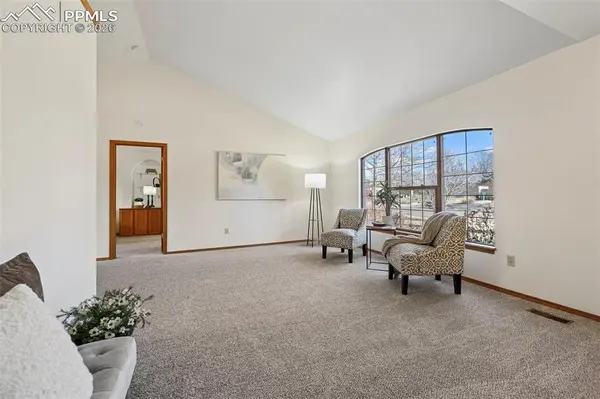 2030 Heatherdale DR, Colorado Springs, CO 80915