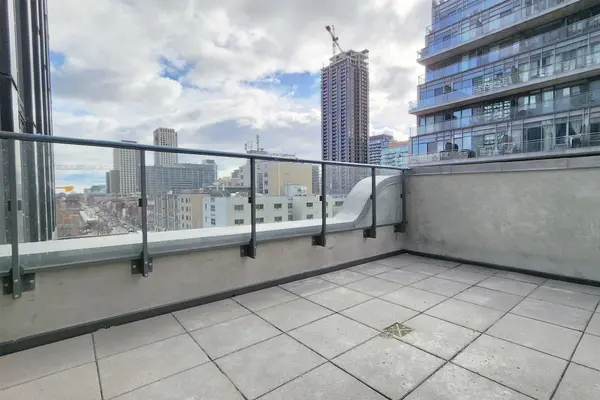 100 Queen ST E #607, Toronto C08, ON M5C 0B5