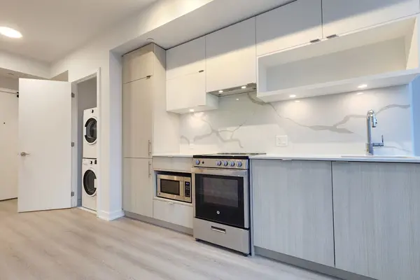 100 Queen ST E #607, Toronto C08, ON M5C 0B5