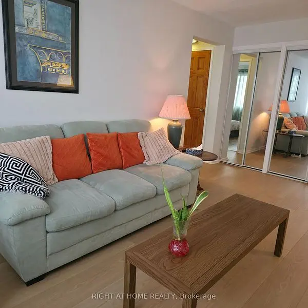 715 Don Mills RD #2504, Toronto C11, ON M3C 1S5