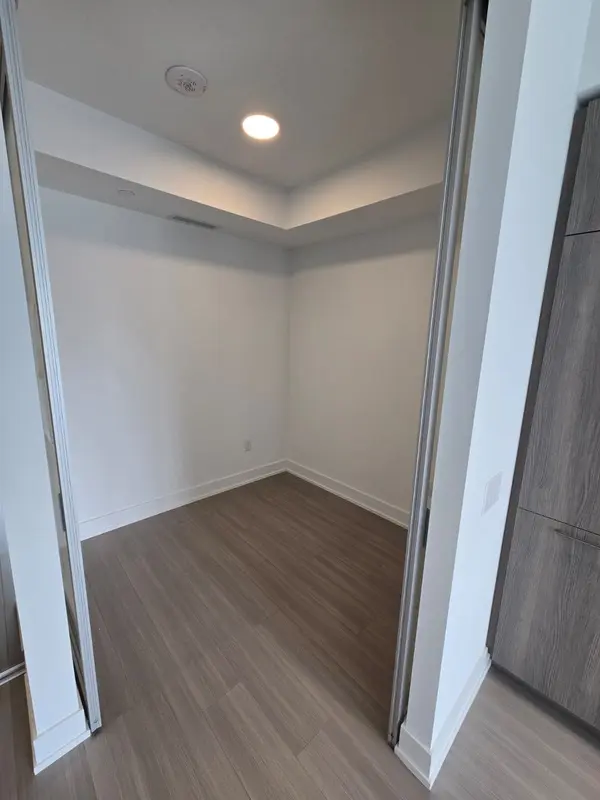 36 Olive AVE #2001, Toronto C14, ON M2N 0M4