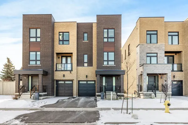 5 Gridiron Gate, Vaughan, ON L4H 4W8