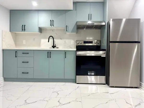 31 Ames CRES, Aurora, ON L4G 0C3