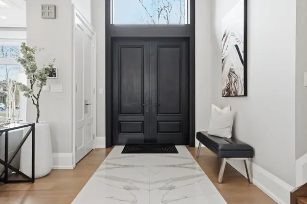 1489 Rogerswood CT, Mississauga, ON L5J 1R7