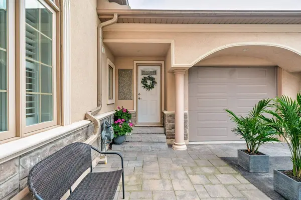 2462 No 2 Side Road N, Burlington, ON L7P 0H1