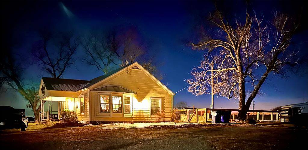 2074 W Fm 922, Valley View, TX 76272