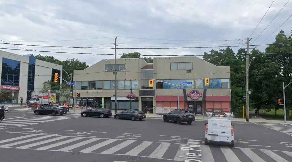 250 Eglinton AVE W #252, Toronto C03, ON M5P 2H8