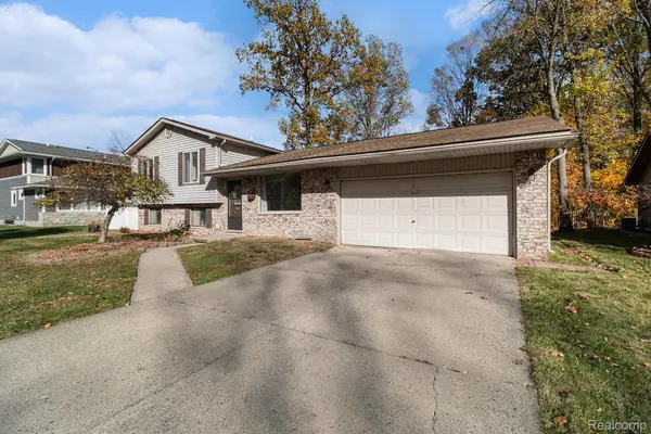 52372 D W Seaton DR, Chesterfield Township, MI 48047