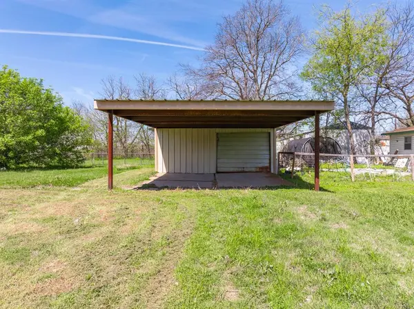 509 Navarro Avenue, Mart, TX 76664