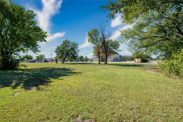 2401 Arapaho Road, Garland, TX 75044