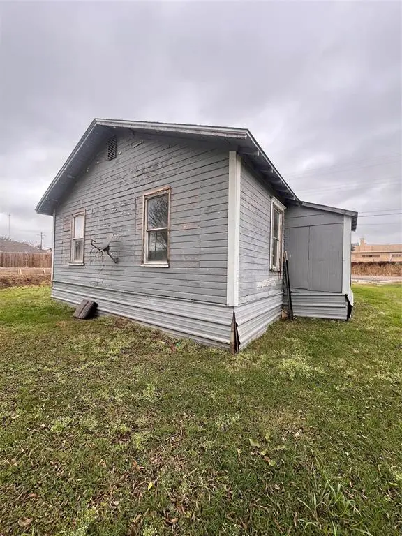 206 3rd Street, Hillsboro, TX 76645