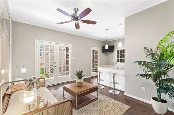 4403 Bellaire Drive S #224S, Fort Worth, TX 76109