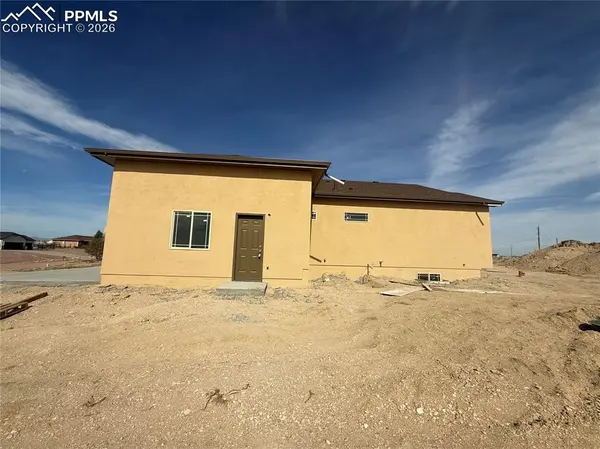 366 N Desert Cove DR, Pueblo West, CO 81007