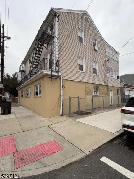 58 Wayne Ave, Paterson City, NJ 07522