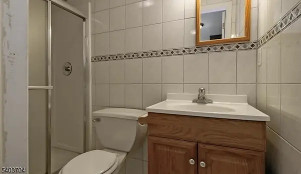 3 Canfield St, Hopatcong Boro, NJ 07874